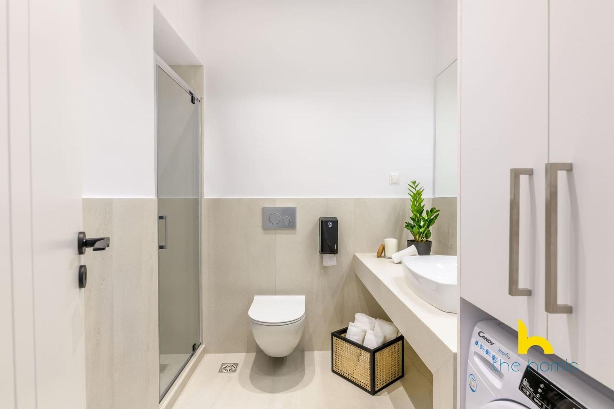 Sun-Splashed 2-Bdr Corner Apartment With Hillside Views! Athen Eksteriør billede